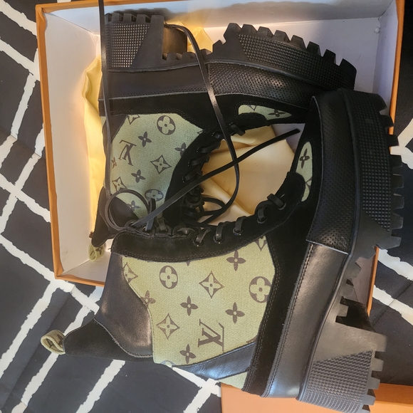 Black and Green Monogram Boots - Picture 3 of 3